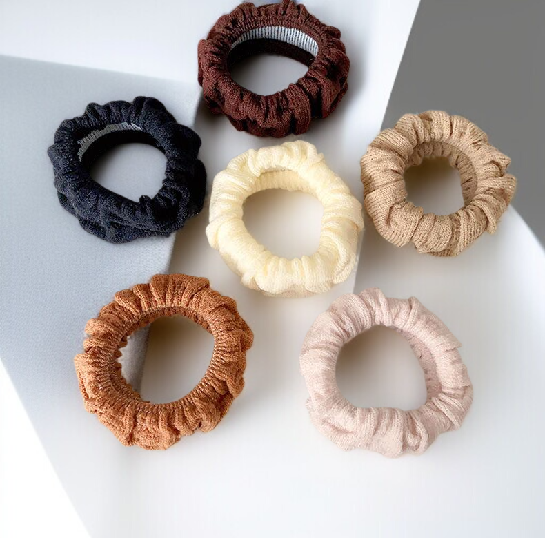 Seamless high elasticity thick headband in black color