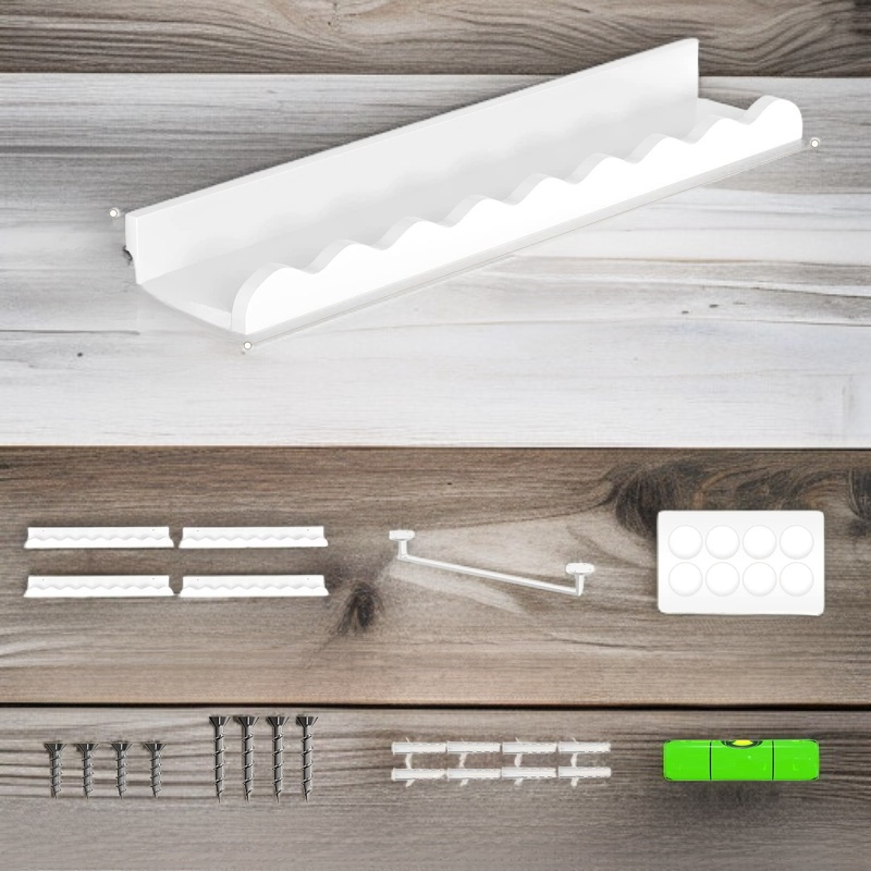 Massivholz Wandregal im Schlafzimmer montiert