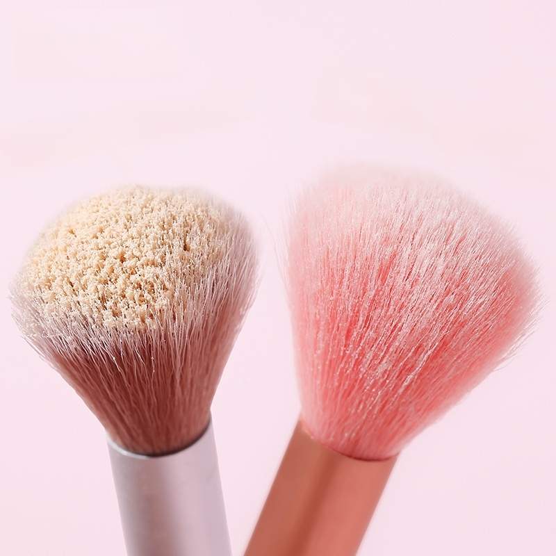 Fine-bristled makeup brush set