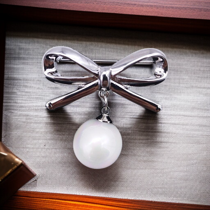 パールボウブローチ