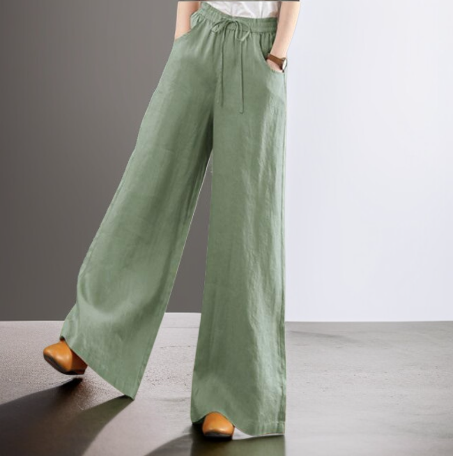 ゆったりシルエットのレディースパンツコーデ