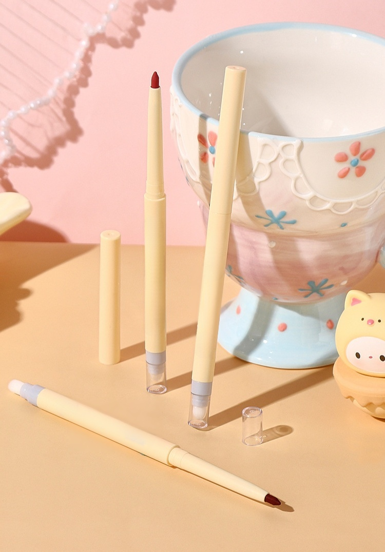 립스틱 & 립 라이너 하나로 완성하는 립 메이크업