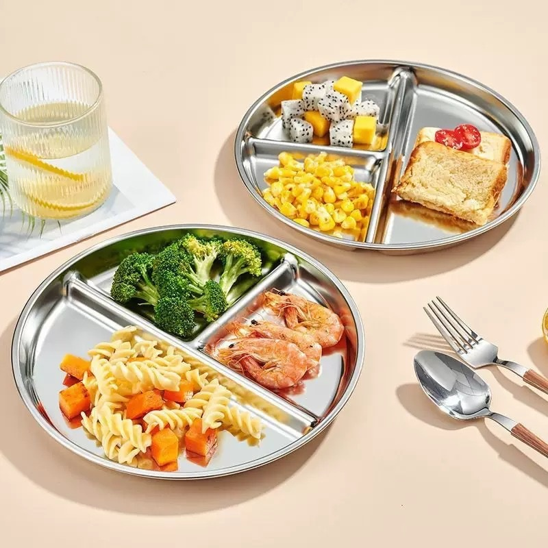 Plato de tres compartimentos