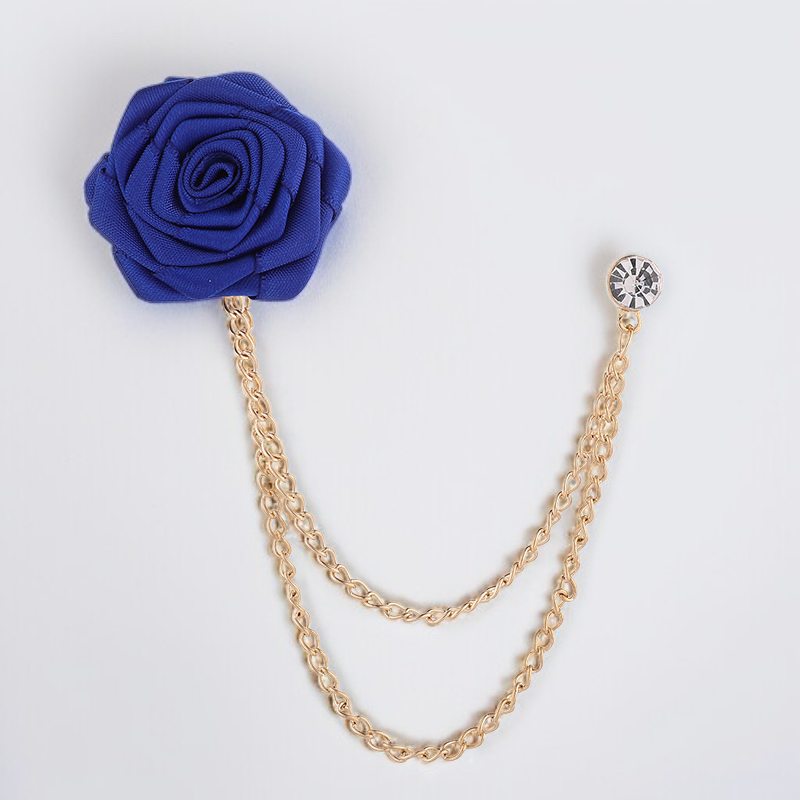 Brosche mit schwarzer Rose