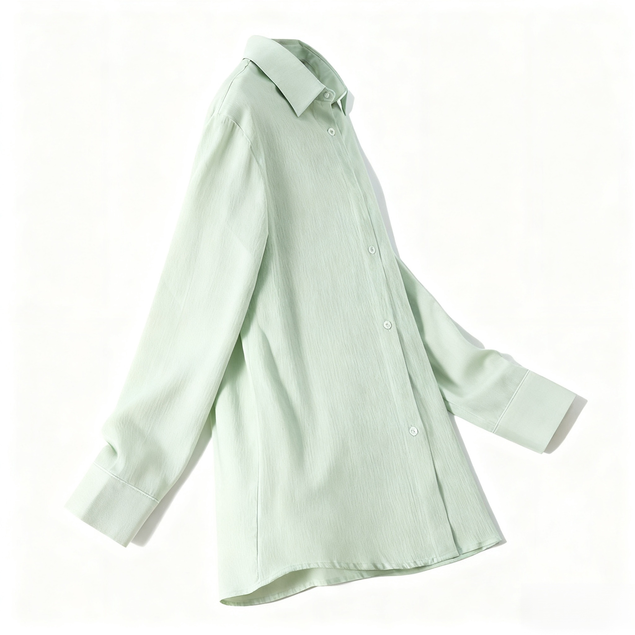 高級シルク素材の長袖シャツの質感