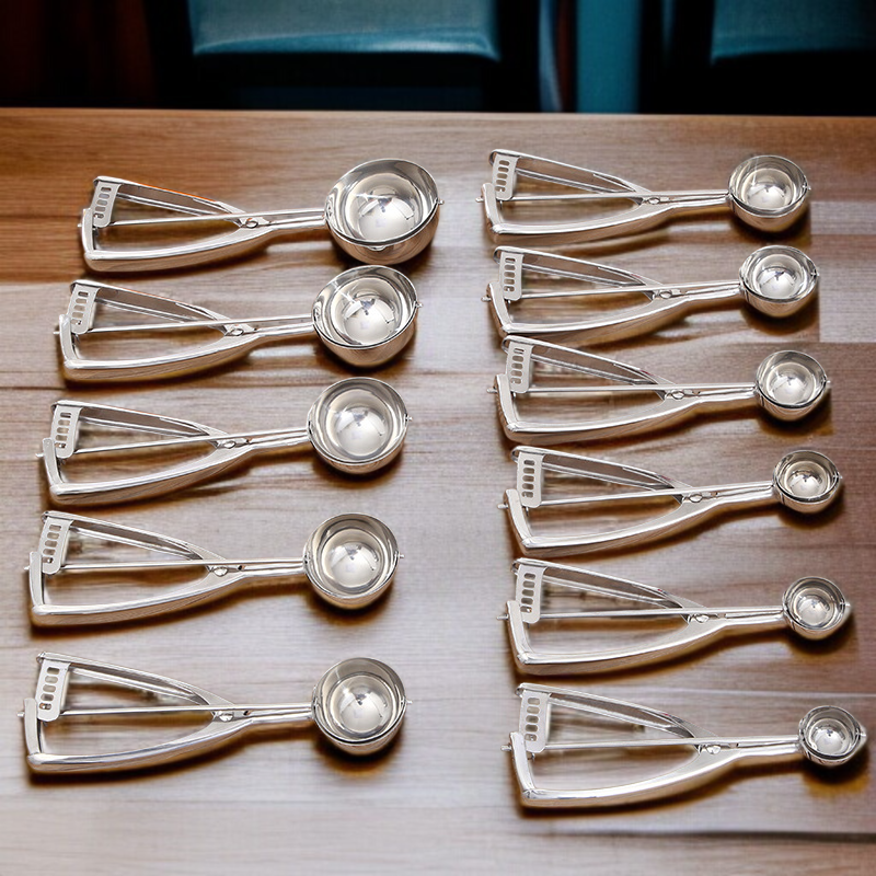 304 ステンレス鋼のフルーツのスクーパー厚くされた測定のスプーンのアイスクリームのスプーン スプーン アイスクリーム スクーパー 計量スプーン