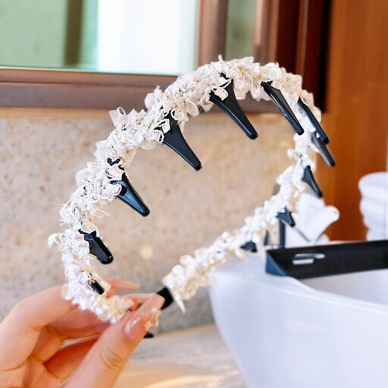 สูงกะโหลกศีรษะด้านบนผมแตกตกแต่งห่วงผม