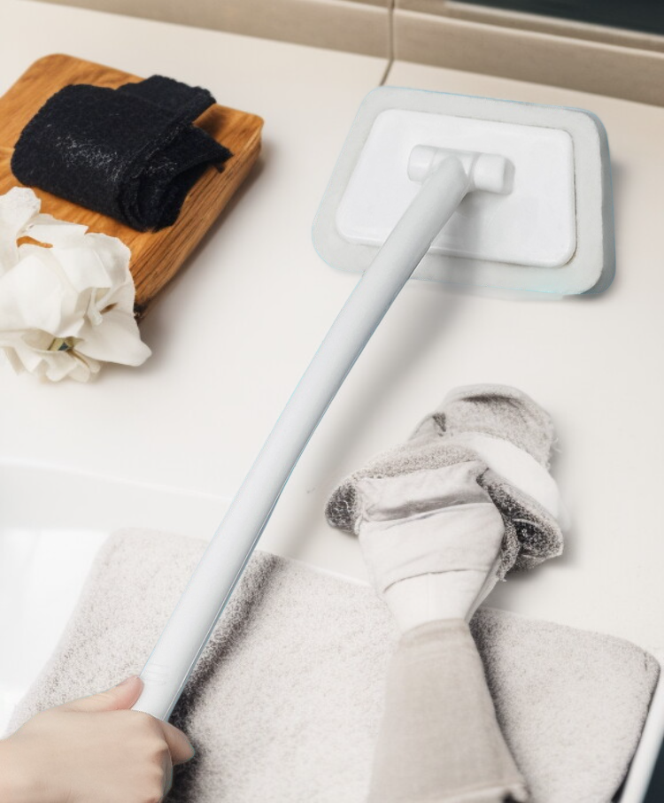 交換可能な多機能クリーニングブラシの全体画像