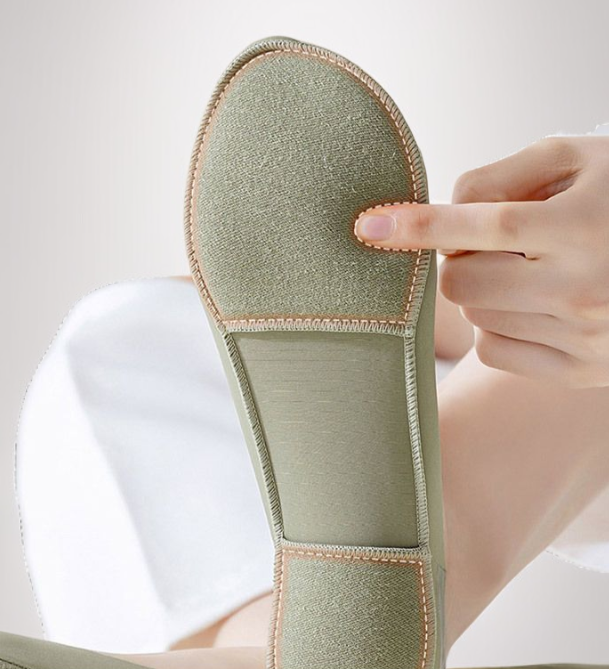 通気性抜群のアイスシルク素材ボートソックス