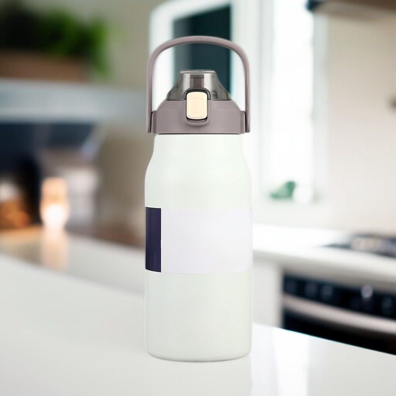 携帯型スポーツボトル