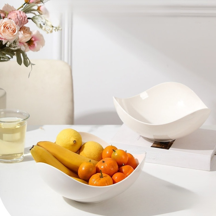 창의적이고 세련된 과일 플래터