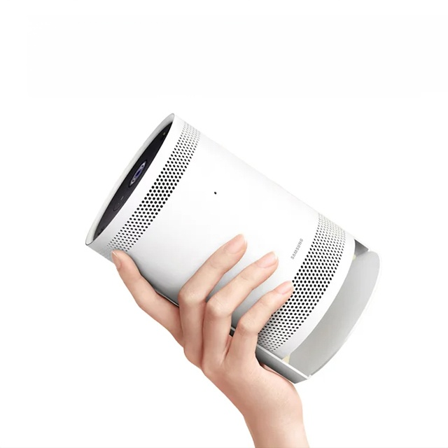 ฟรีสไตล์โปรเจคเตอร์พกพา