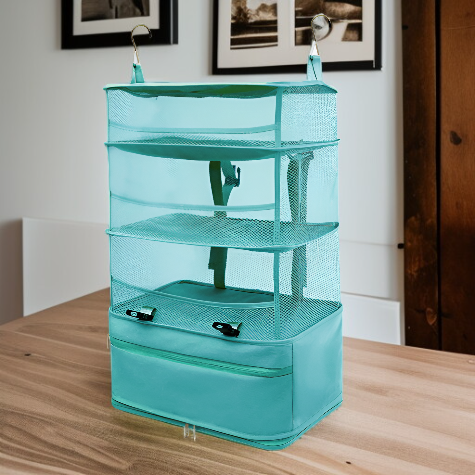 Vue détaillée des poches du sac de rangement de voyage