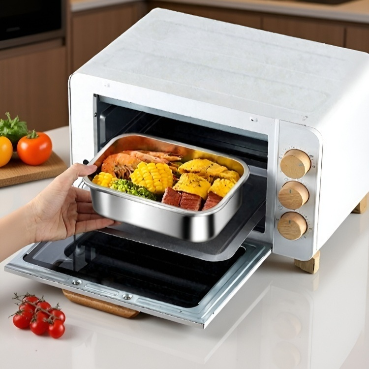 식품이 담긴 스테인리스 용기