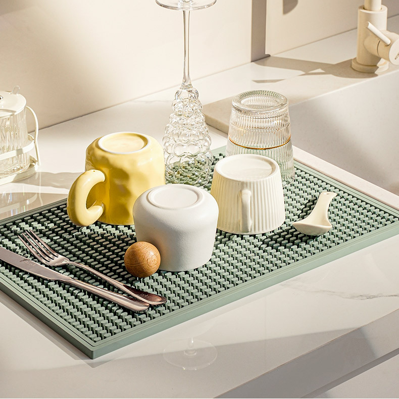 Multi-size Foldable Heat-resistant Non-slip Silicone Cup Mat