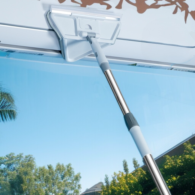 Limpieza eficiente de esquinas y bordes con mopa triangular