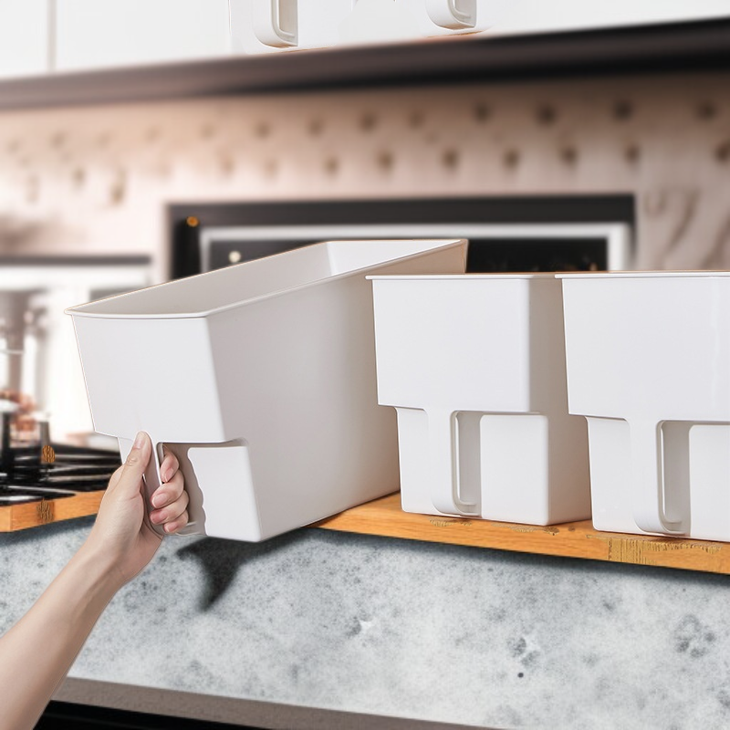 家庭用重ねられるプラスチック収納ボックス、整理収納の必需品