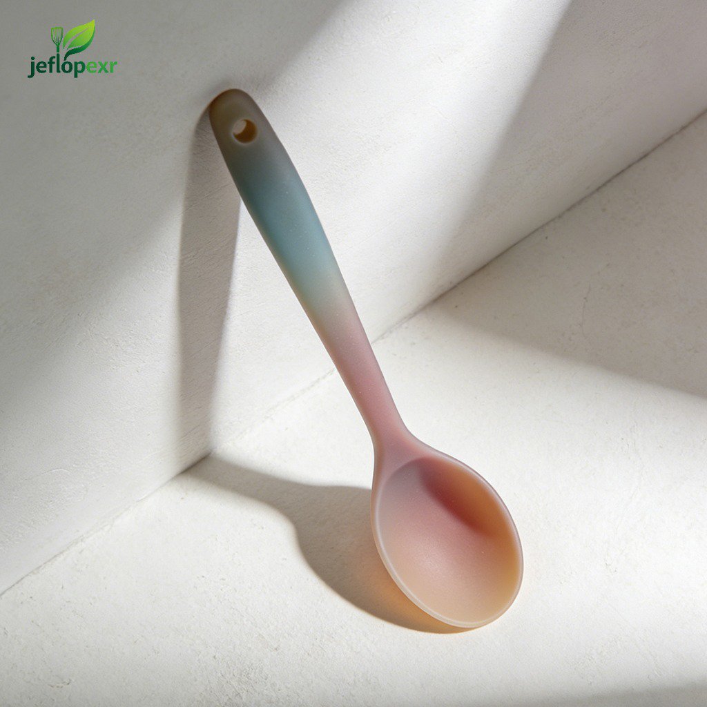 Cucharas soperas de silicona con mango extendido en color gris