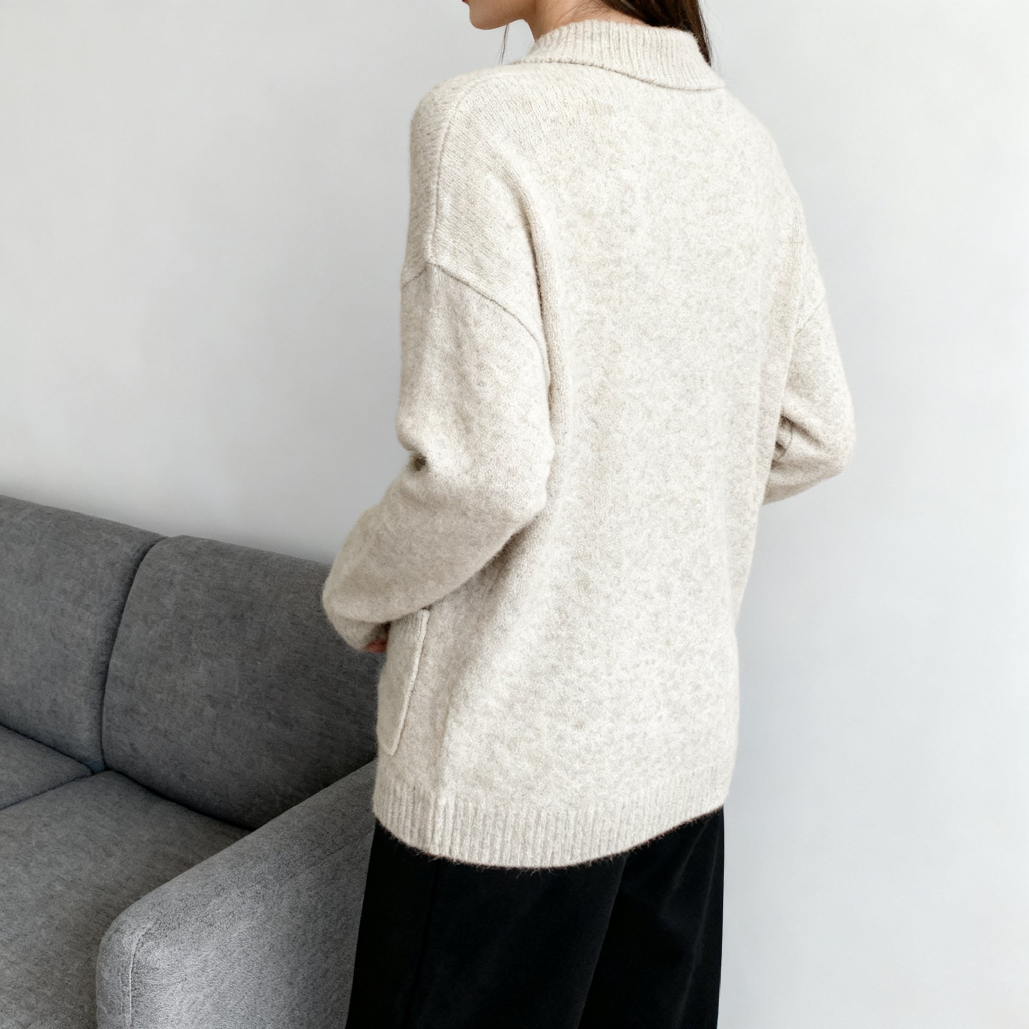 柔らかい素材の襟付きカーディガン正面画像