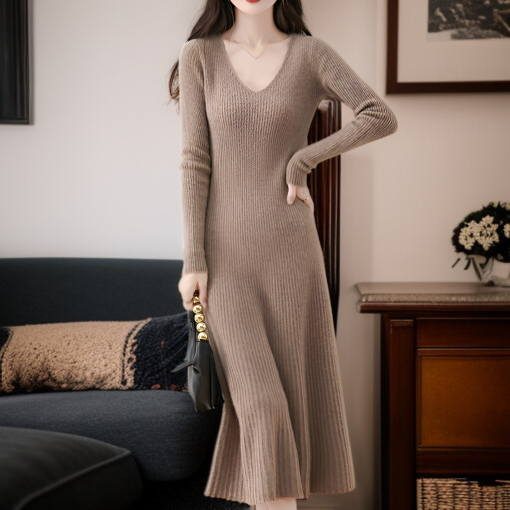 【Brelia-jp】2025年秋冬 Vネックニットワンピース レディース エレガントで着痩せ効果抜群 無地ロングワンピース コートとの重ね着にも