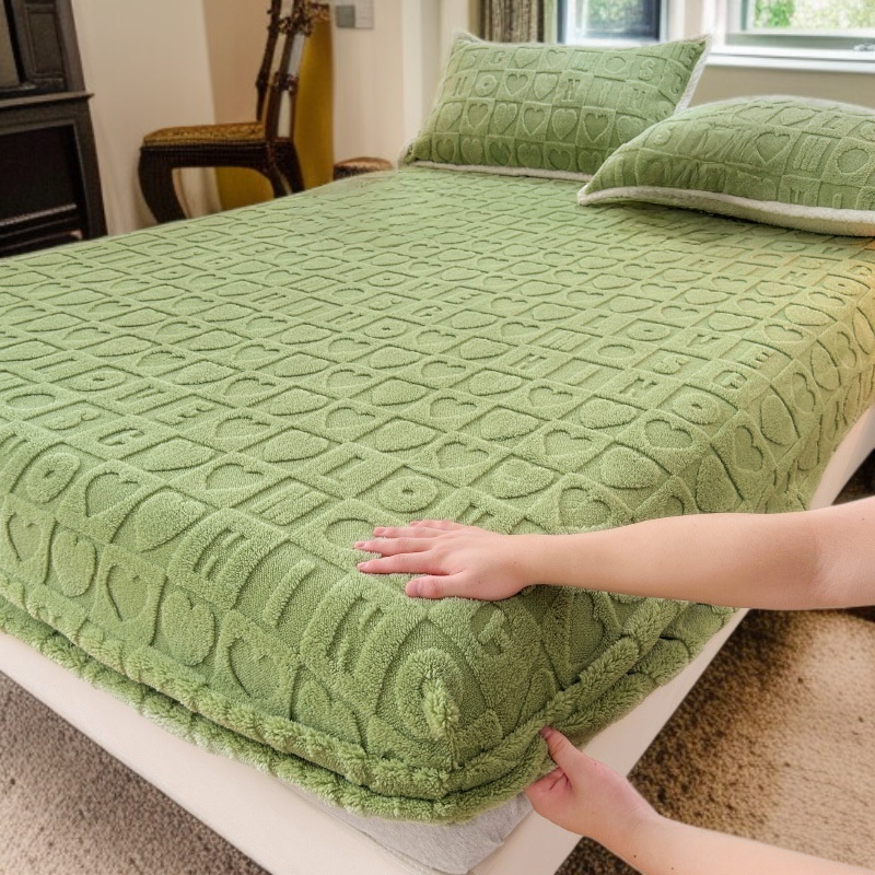 겨울용 두꺼운 밀크벨벳 침대커버 미끄럼방지 단일품