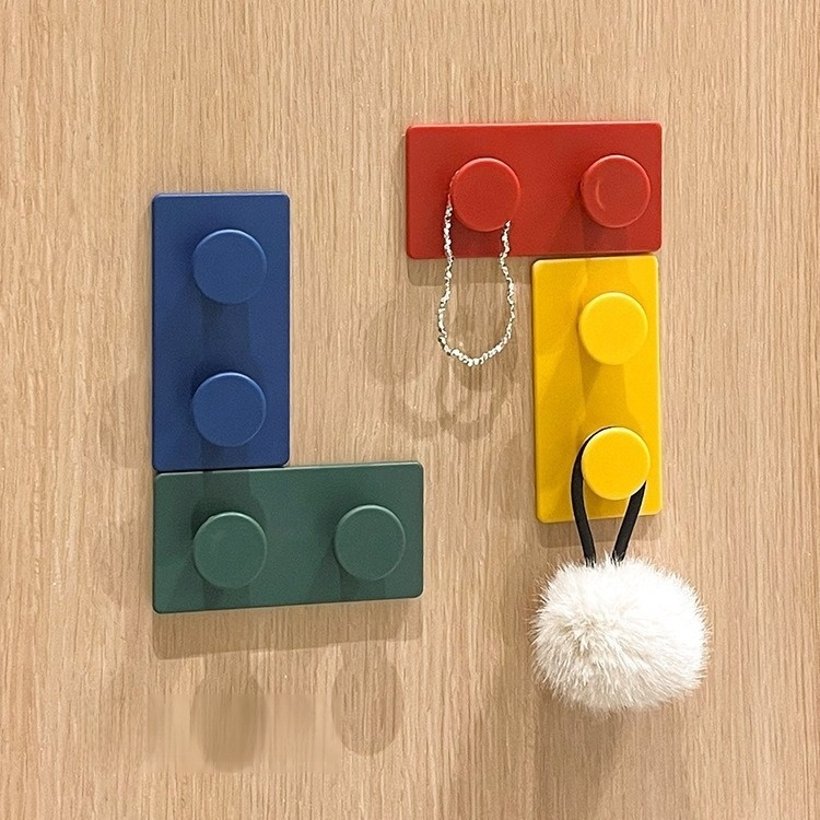 Strong, traceless, no-drill adhesive hook