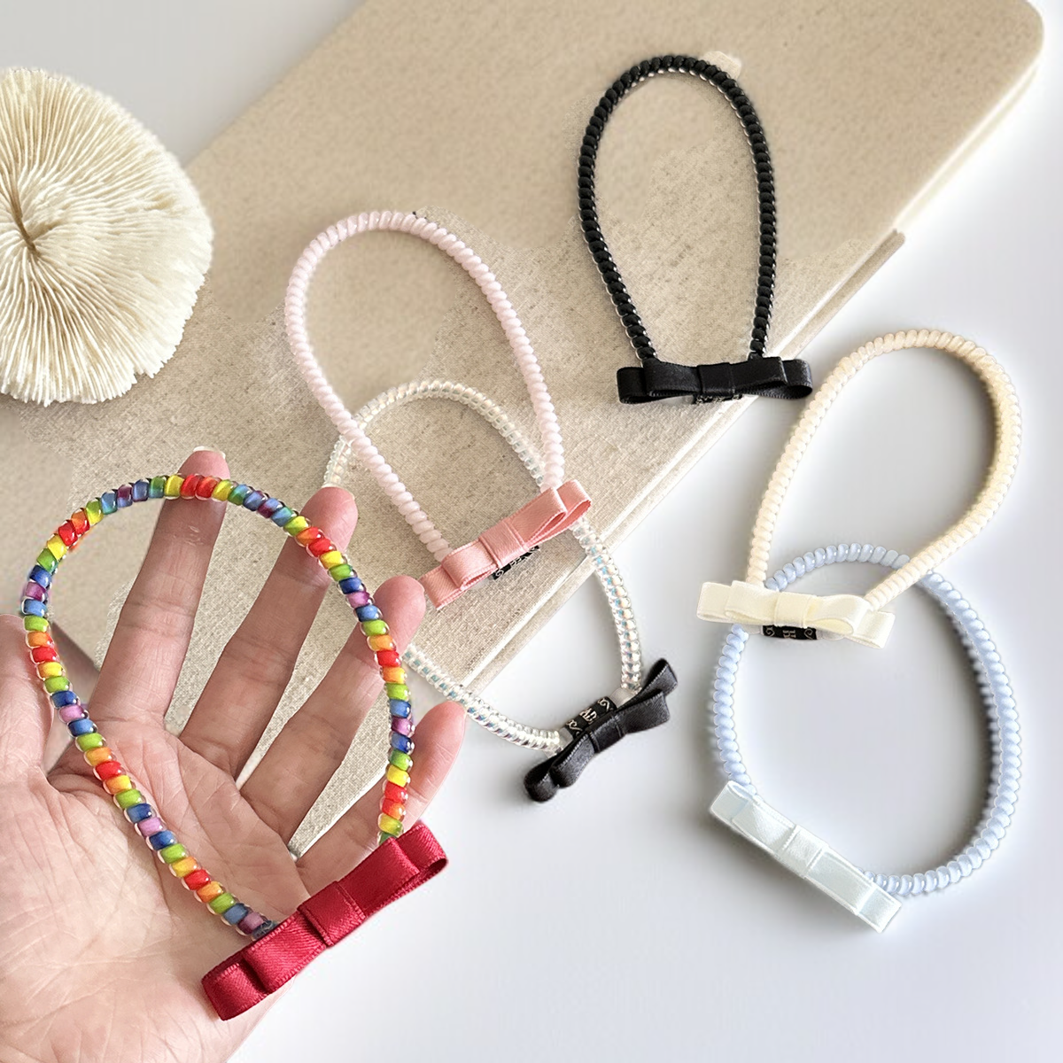 時尚耐用電話線發圈佩戴效果