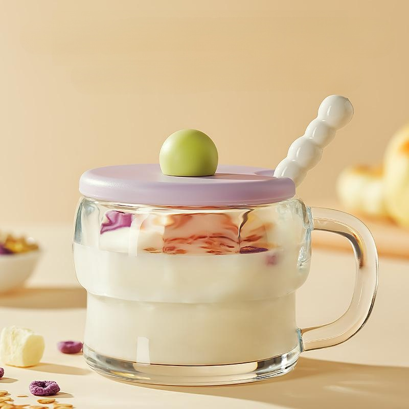 Transparenter Frühstücksbecher