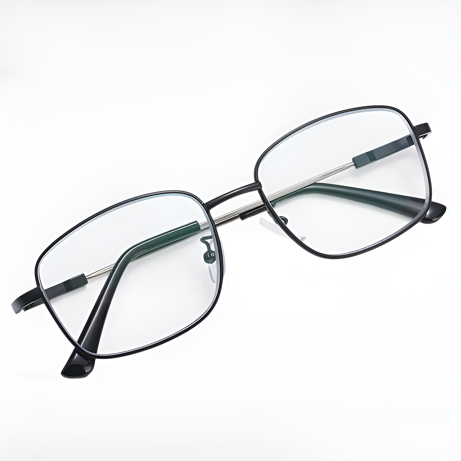 Detalle de las bisagras de titanio en gafas multifocales