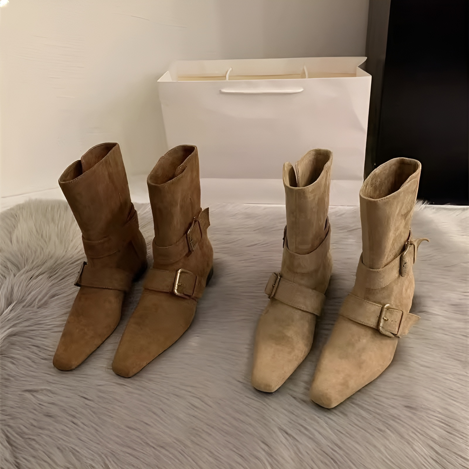 2025年韓国秋冬新作ニッチデザインレトロフレンチショートブーツ小スクエアヘッドウエスタンブーツミドルブーツレディースブーツ