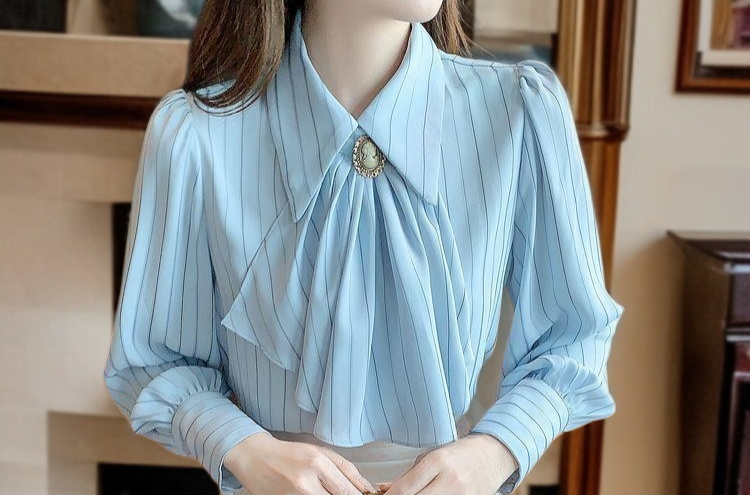 法式長袖襯衫袖口設計特寫