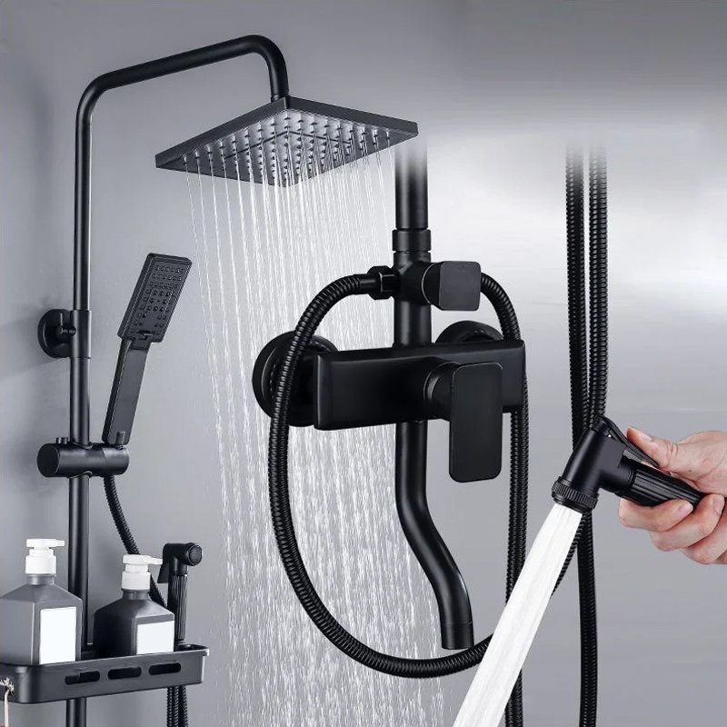 ชุดฝักบัวอาบน้ำในห้องน้ำ