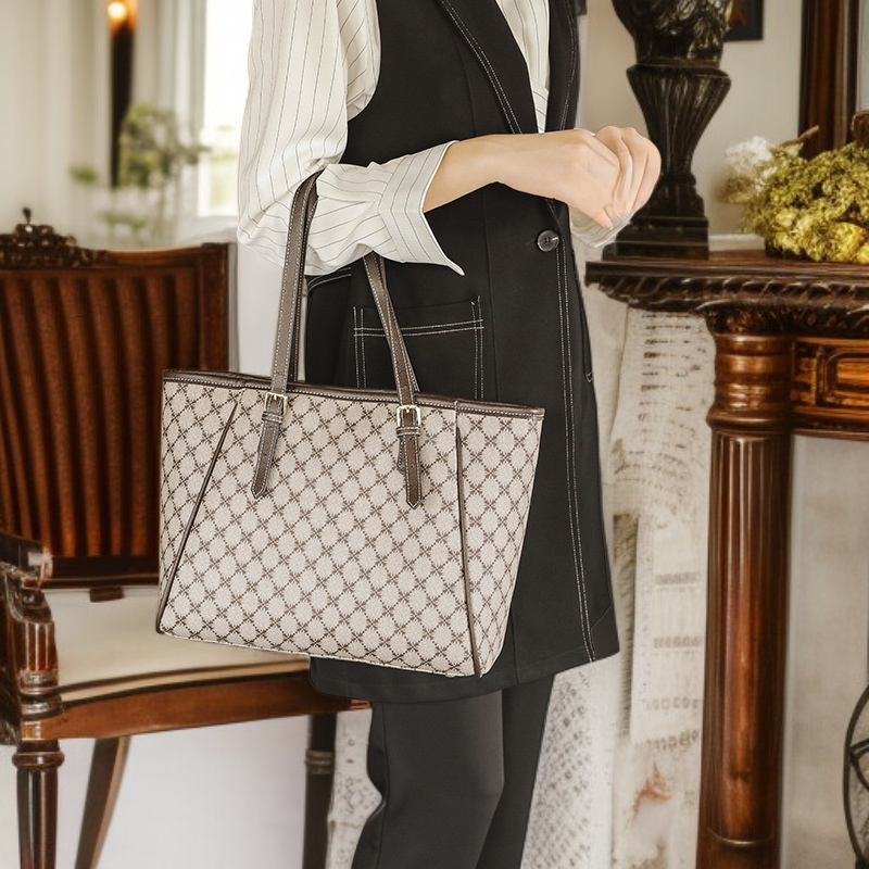 حقيبة يد نسائية خفيفة وعملية بحجم كبير