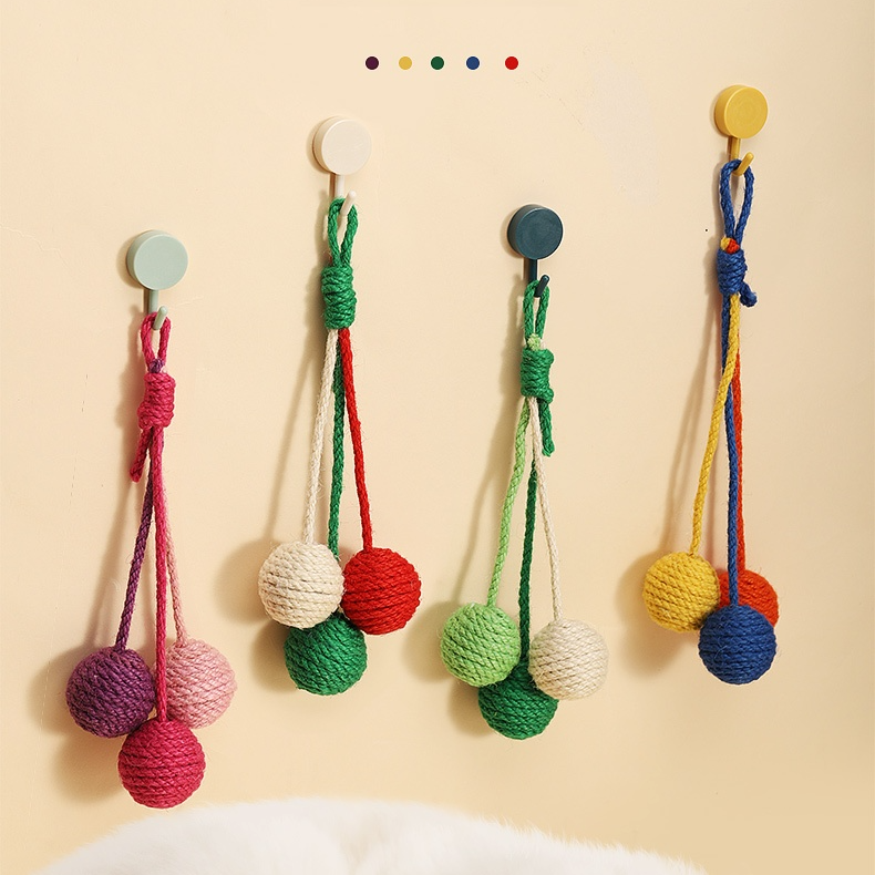 Chat suspendu en sisal