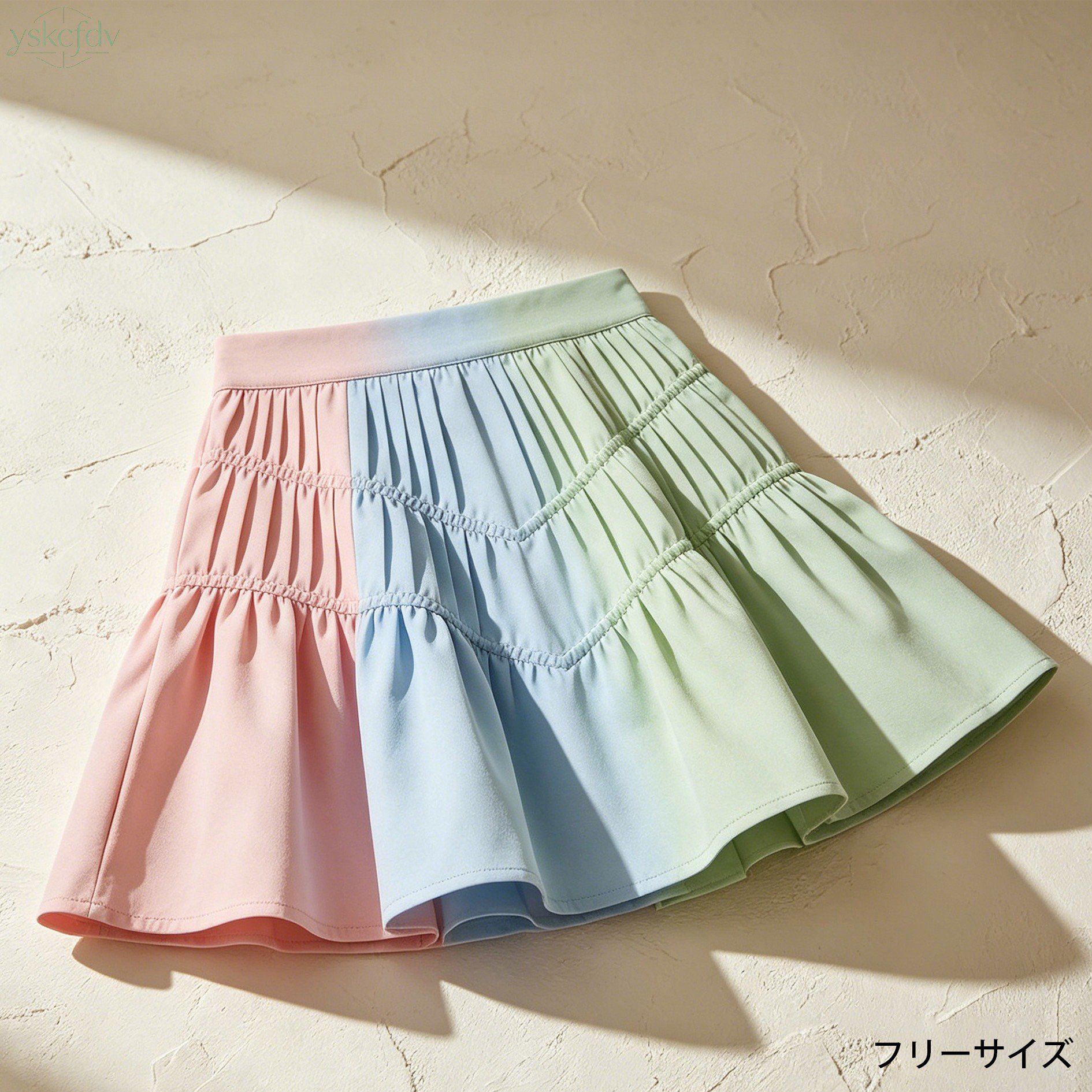 サイドから見たスクールガール風ミニスカート
