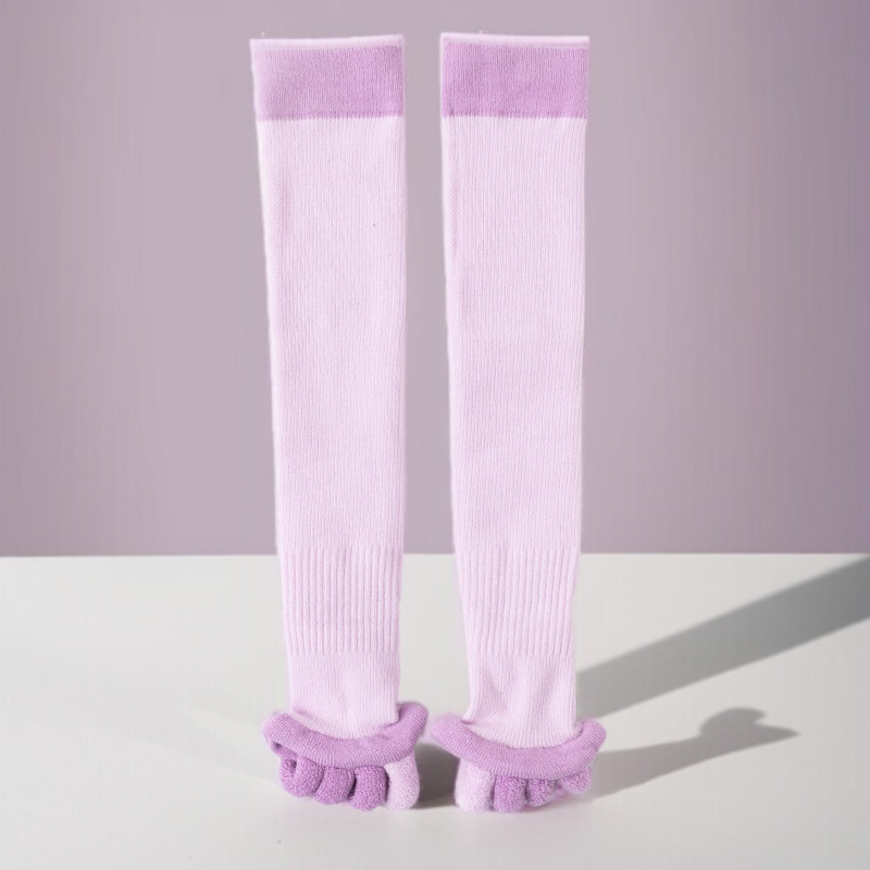 발가락 분리로 자유로운 움직임을 돕는 양말