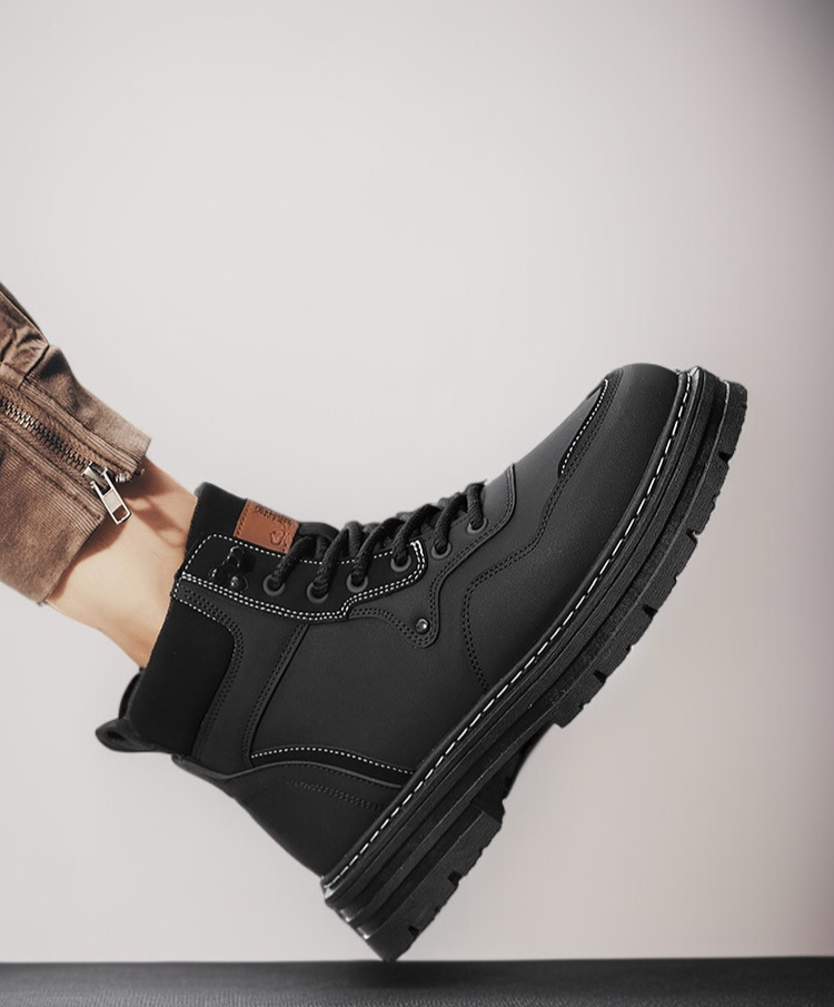 트렌디한 마틴 부츠 착용 샷