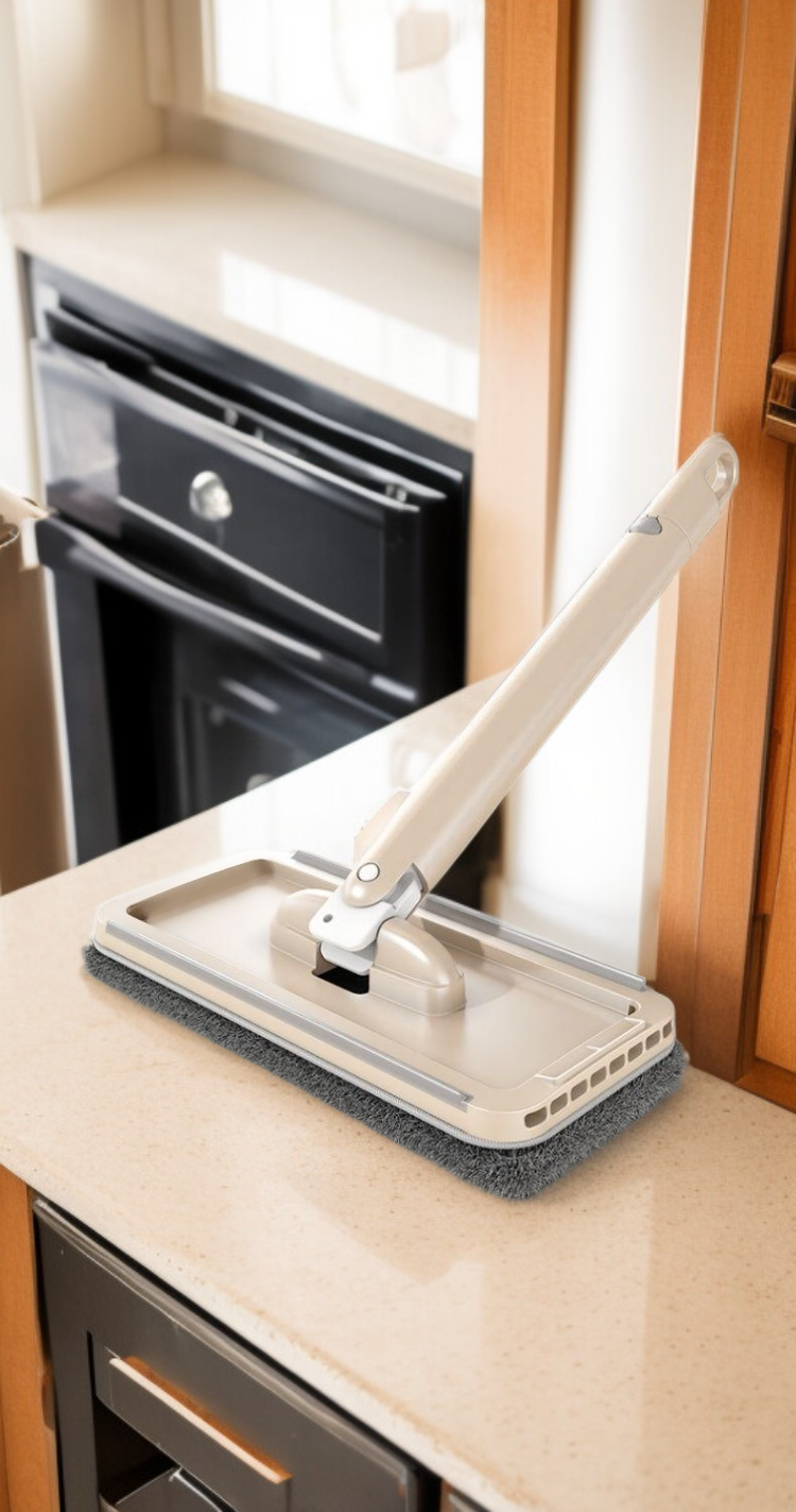 손세탁 겸용 밀대 사용 모습