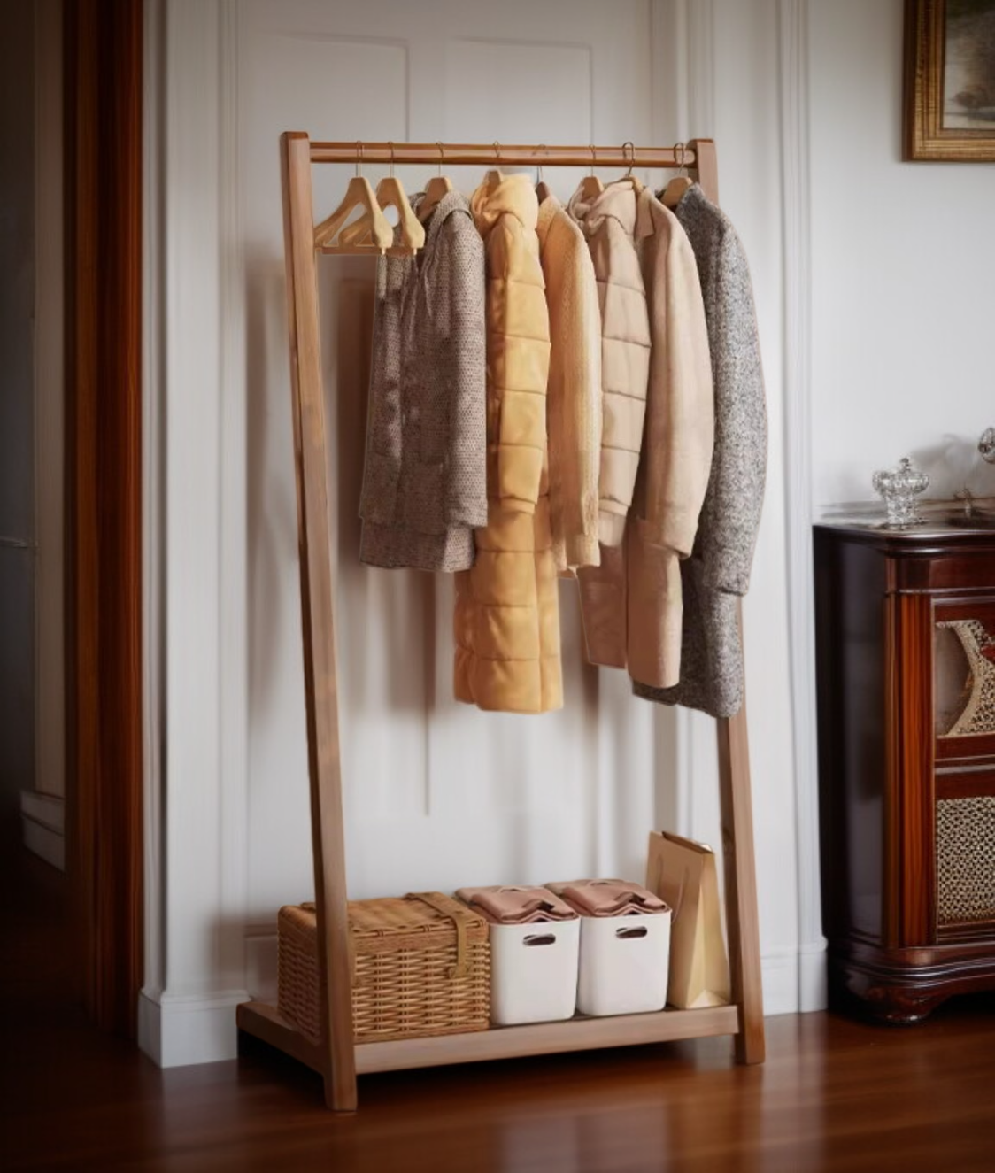 رف أرضي للملابس مصنوع من الخشب الطبيعي