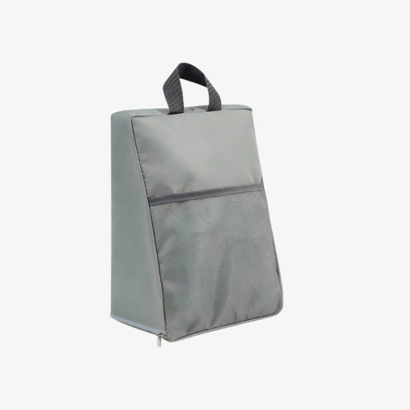Lightweight travel shoe pouch with zipper