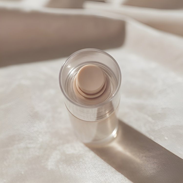 메이크업 후 오일 컨트롤 세팅 스프레이 사용 모습