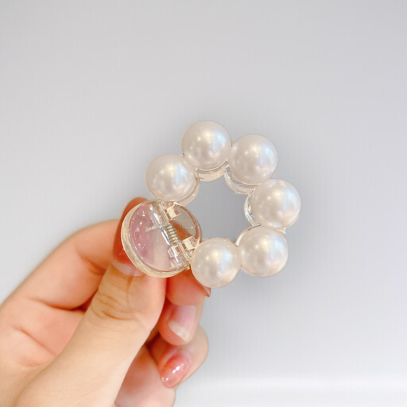 Fashionable hair accessory for women