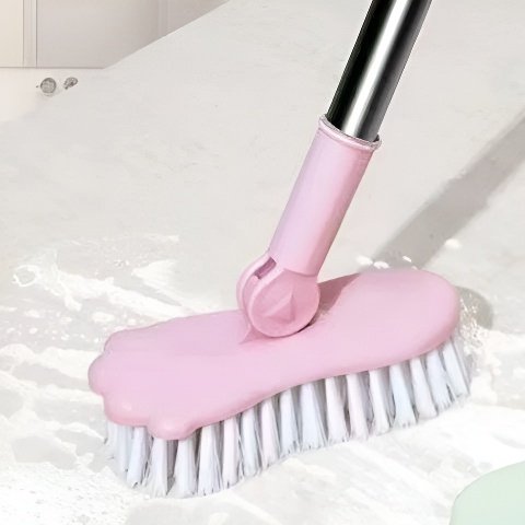 تنظيف الجسم بالكامل بفرشاة الحمام الطويلة