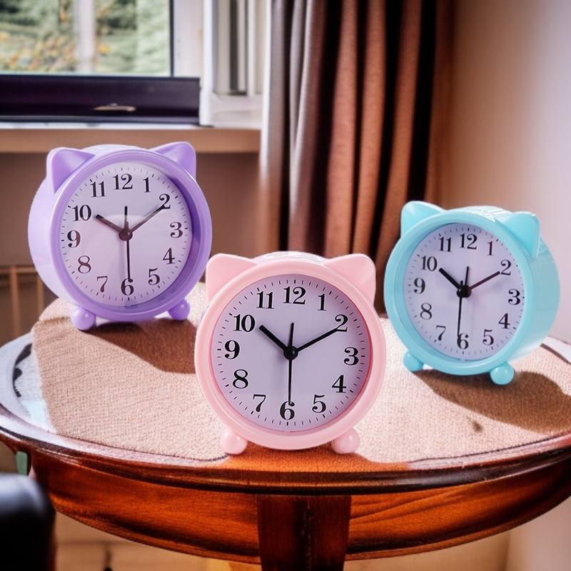 고급스러운 소재의 귀여운 시계