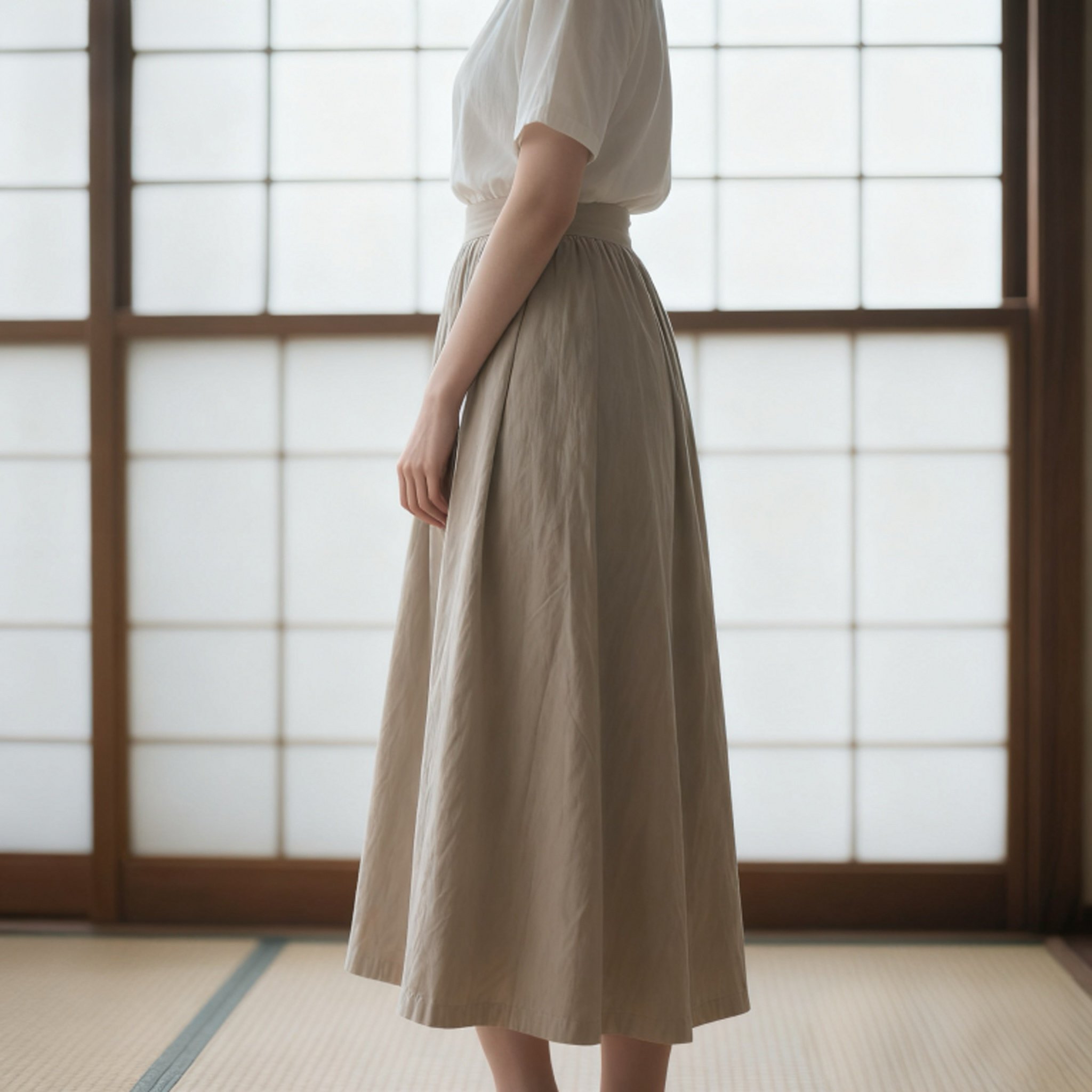 女性らしいシルエットのフレアスカート