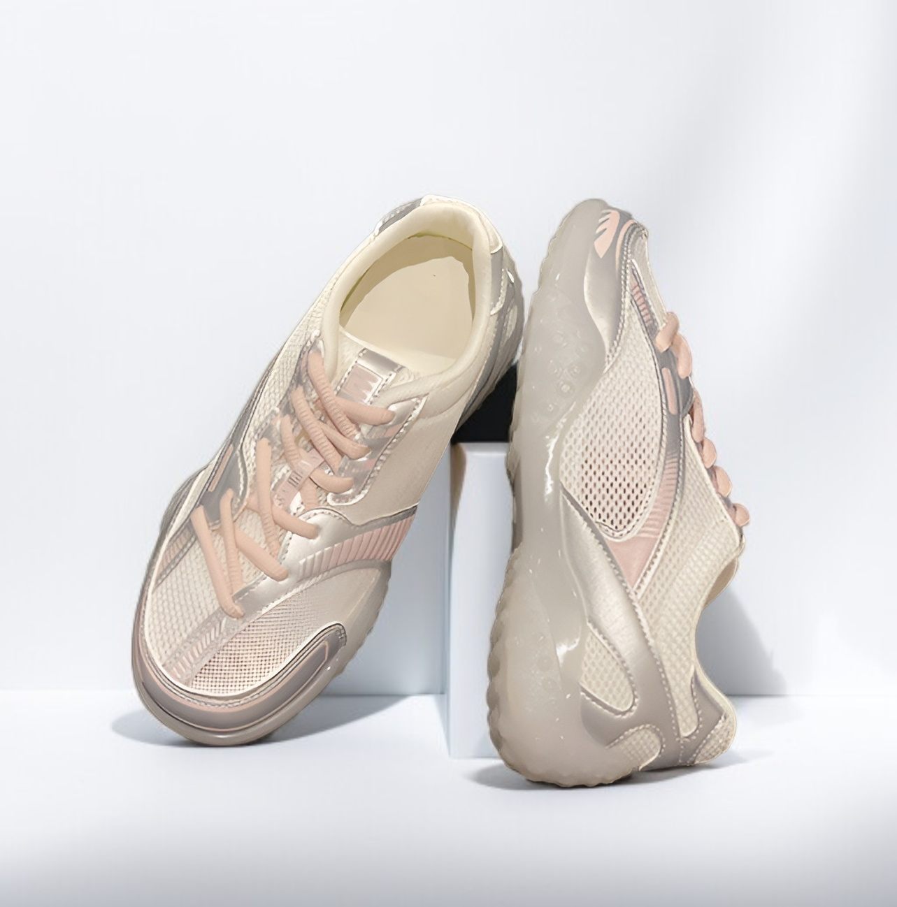 تصميم مبتكر لأحذية رياضية نسائية عصرية