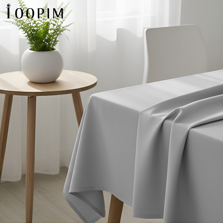 ผ้าปูโต๊ะสไตล์นอร์ดิกบนโต๊ะอาหารทันสมัย