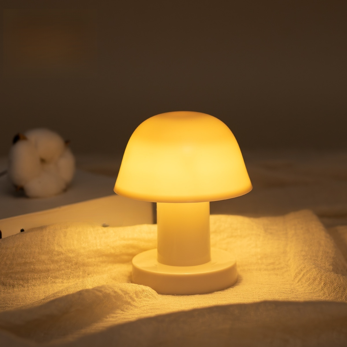 キノコ型の家庭用ナイトライト