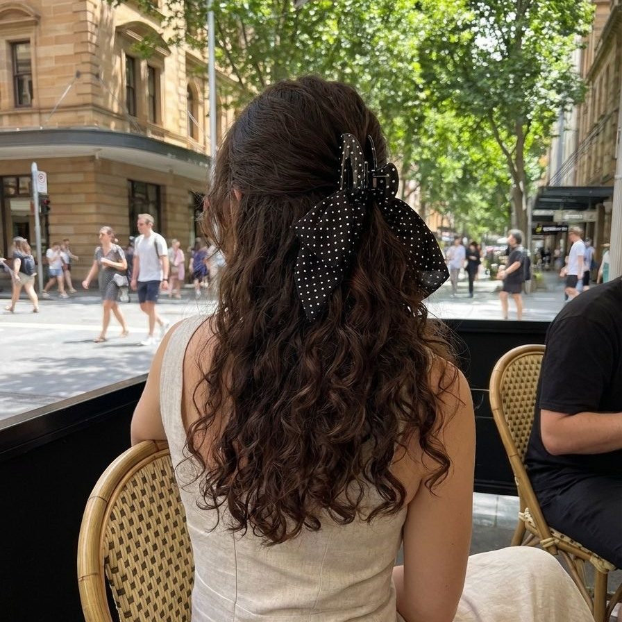 Elegantes Haaraccessoire mit Schleife