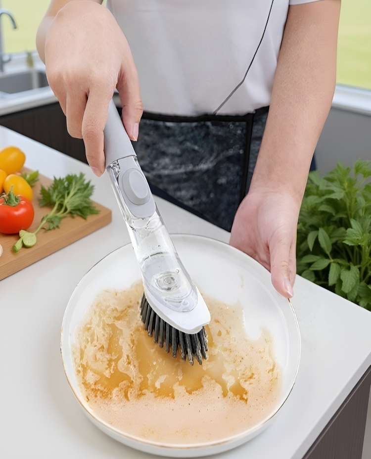 自動加液洗碗刷儲液倉特寫